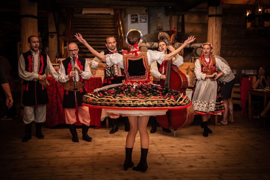 From Krakow: Polish Folk Show with All-You-Can-Eat Dinner - Who should book this folk show dinner in Kraków