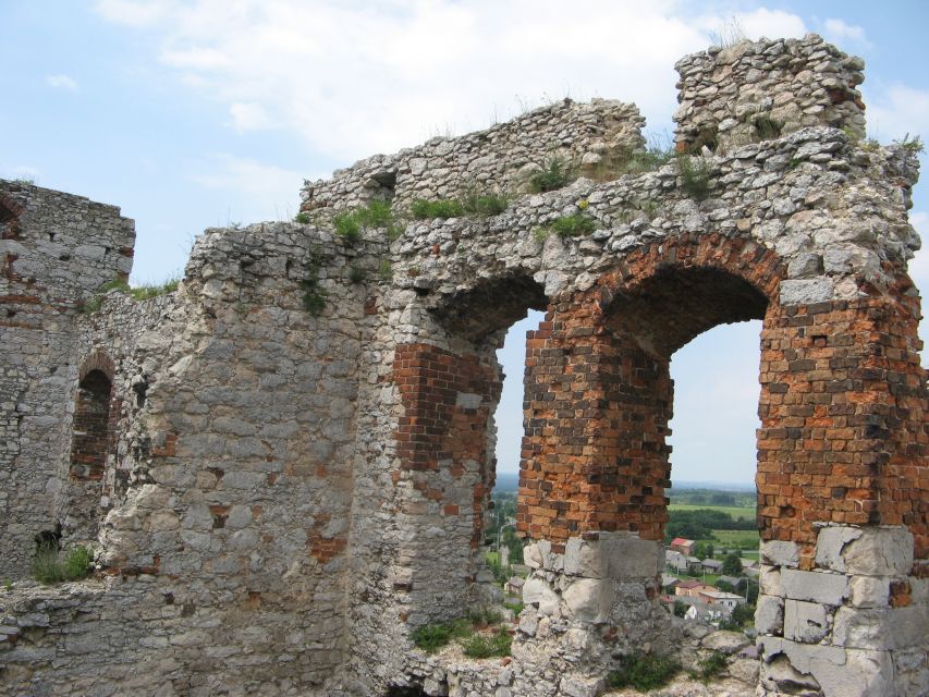 From Krakow: Trail of the Eagles’ Nests Day Tour - Pieskowa Skała: Courtyard, Observation Tower, and Hercules Club