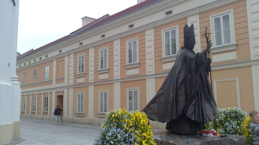 From Krakow: Wadowice & Sanctuary of Divine Mercy Tour - Wadowice: the hometown landmarks before you even enter museums