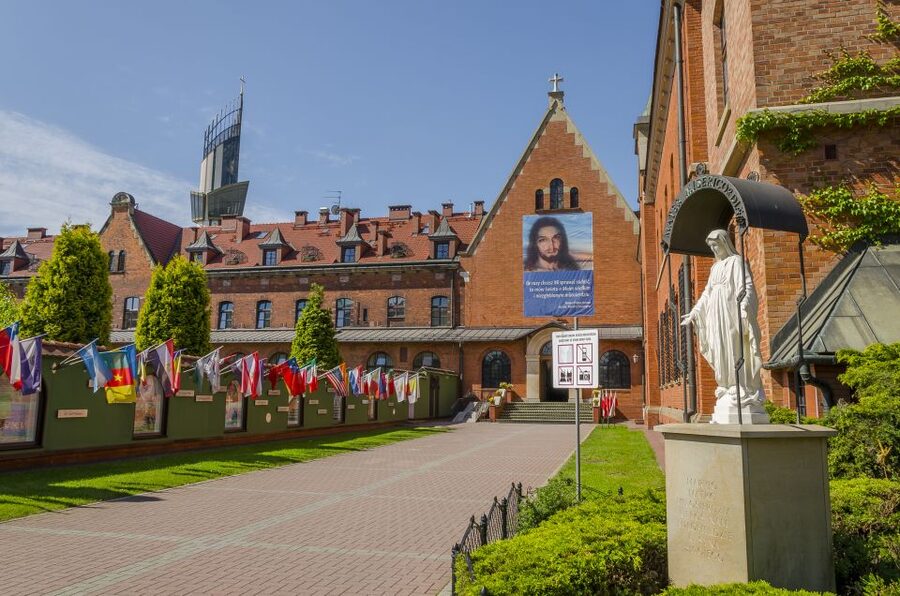 From Krakow: Wadowice & Sanctuary of Divine Mercy Tour - Lagiewniki and the Divine Mercy Sanctuary: walking time is part of the point