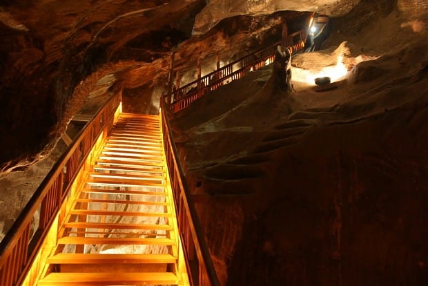 From Kraków: Wieliczka Salt Mine Guided Tour with Transport - Underground rest and food: plan it like a quick recharge, not a long lunch