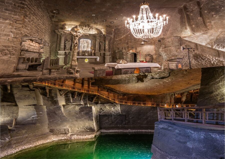 From Krakow: Wieliczka Salt Mine Small Group Guided Tour - The first descent: stairs, safety rules, and Level 1