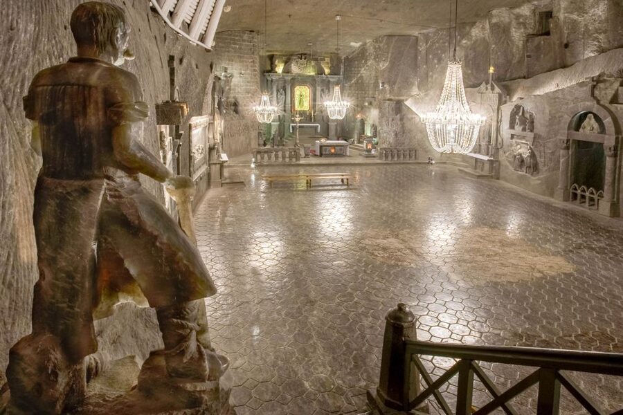 From Krakow: Wieliczka Salt Mine Tour - Krakow to Wieliczka: pickup options and traffic quirks