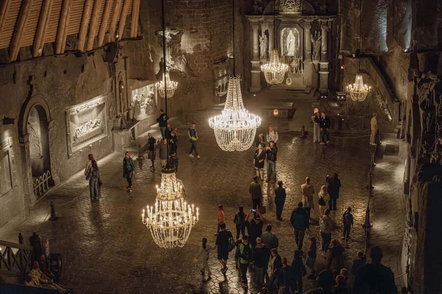 From Kraków: Wieliczka Salt Mine Tour & Fast-Track Ticket - The Descent: 800 Steps to 135 Meters Below
