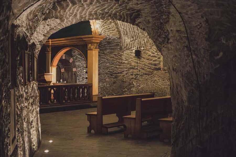 From Kraków: Wieliczka Salt Mine Tour & Fast-Track Ticket - Your 2 km Underground Route: Galleries, Lakes, Shafts, and More