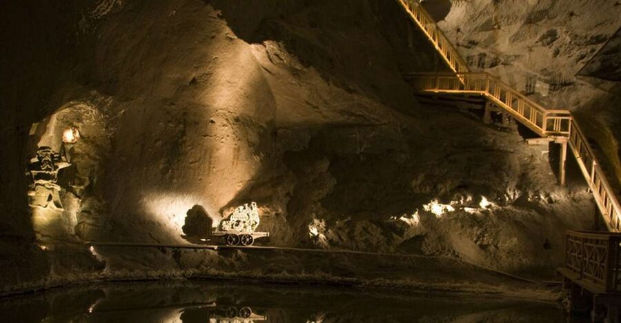 From Krakow: Wieliczka Salt Mine Tourist Route - The four-hour flow: from Krakow pickup to lift ride up