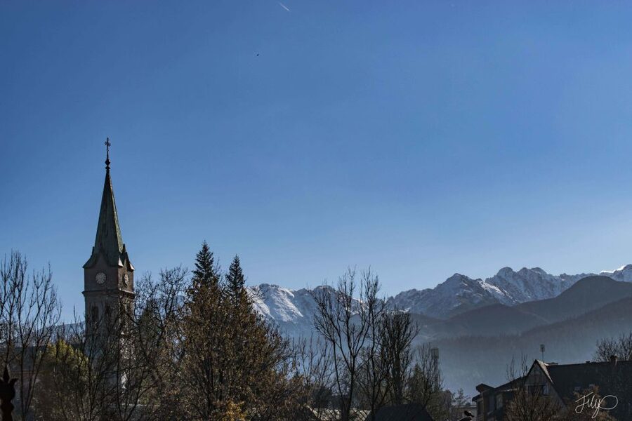 From Krakow: Zakopane Full-Day Tour with Lunch Option - Krupówki street, where shopping and village life mix