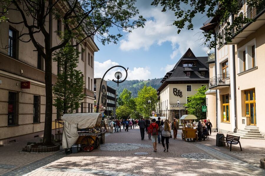 From Krakow: Zakopane Tour with Gubalowka Funicular & Museum - Krupówki main street: where Zakopane’s everyday energy shows up