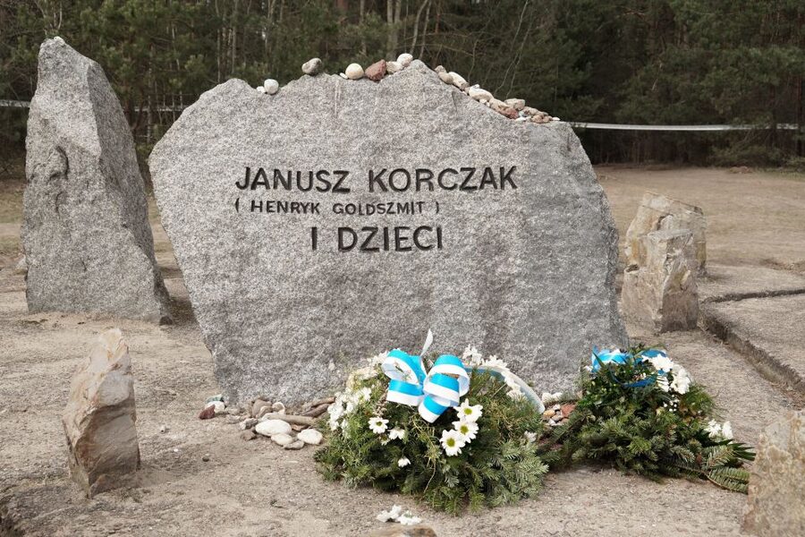 From Warsaw: Treblinka Camp 6-Hour Private Tour - Personal reflection time at the memorial stones