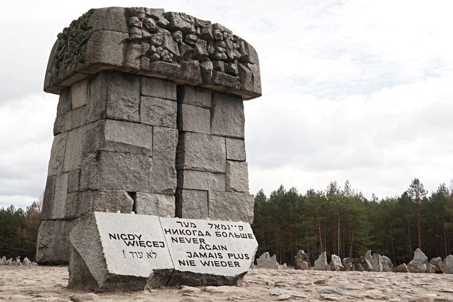 From Warsaw: Treblinka Camp 6-Hour Private Tour - Lunch with drinks: why it is included and how to use it