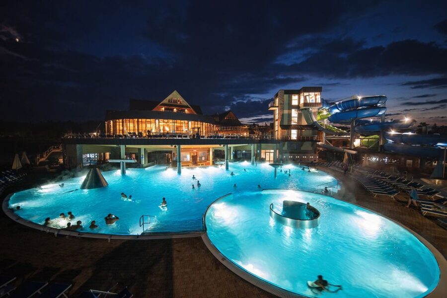 From Zakopane: Chocholow Thermal Baths with Hotel Transfers - Door-to-door transfers from Zakopane that keep the day stress-free