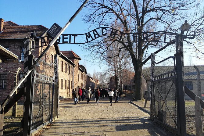 Full-Day Tour From Warsaw to Auschwitz (guided) and Krakow by car - The Warsaw to Auschwitz to Krakow Timeline (Why It Feels Like a Marathon)