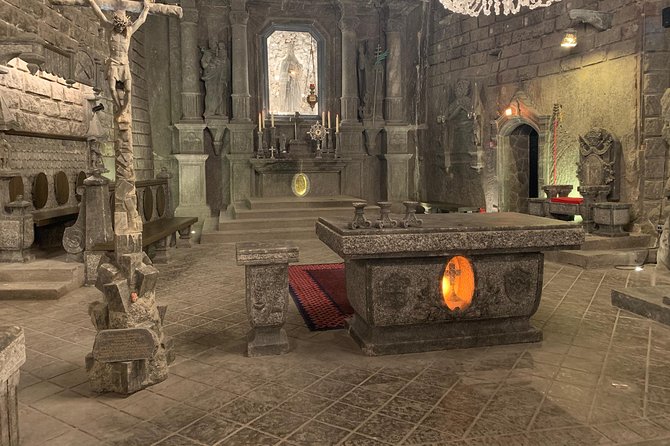 Full day tour to Auschwitz-Birkenau and Salt Mine with a local guide from Krakow - Auschwitz I: the museum tour you should not rush