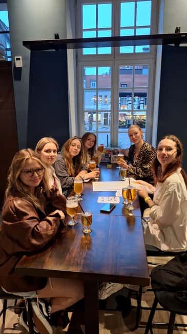 Gdansk 2026: Pub Crawl with Local Guide and Welcome Shots - Bar-Game Icebreakers: Turning Strangers Into a Group