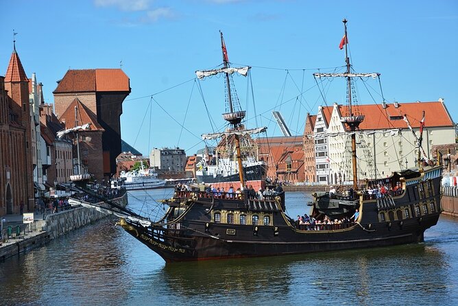 Gdansk and Malbork Castle Small Group Tour from Warsaw with Lunch - The Lunch Break: Quick Pierogi and Water, No Full Meal Detour