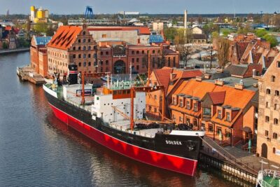 Gdansk and Malbork Castle Small Group Tour from Warsaw with Lunch