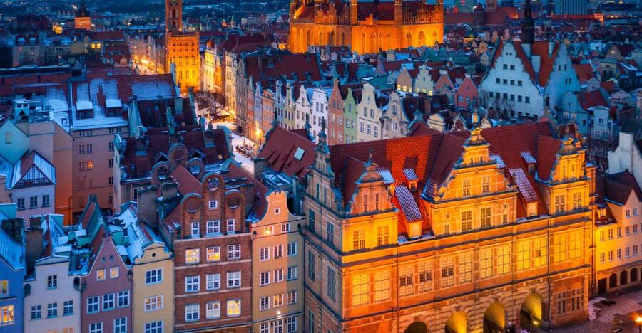 Gdańsk City Sights & History Guided Walking Tour in English - Finding Your Way: Golden Gate (Złota Brama) and the Walk’s First Big Win