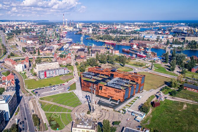 Gdansk: European Solidarity Centre Guided Tour - The round table negotiations: why compromise became power