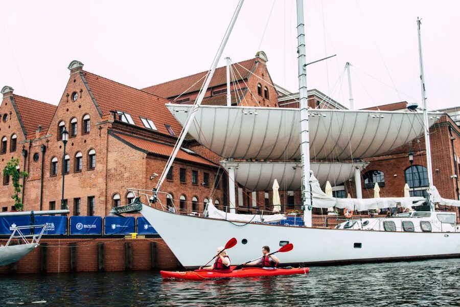 Gdańsk: Islands and Canals Private Kayak Tour - Granary and Olowianka Islands, the Canal Side Most People Miss