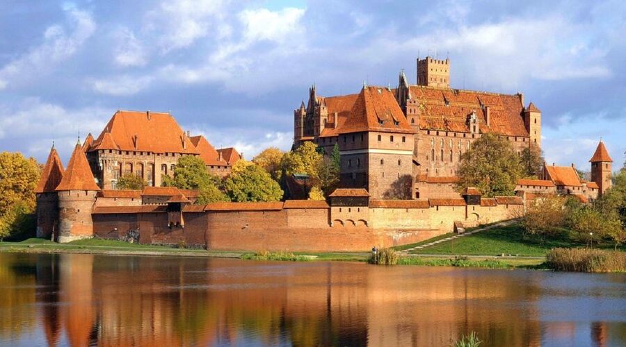 Gdansk: Malbork Castle & Westerplatte Tour with Local Lunch - Entering Malbork Castle’s biggest brick fortress