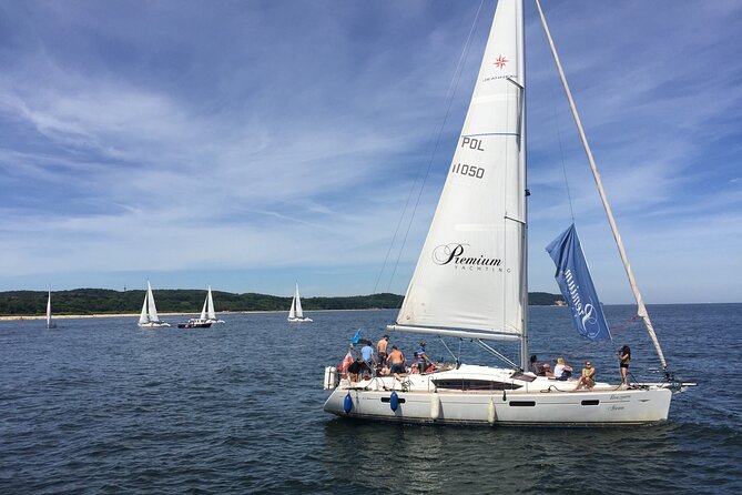Gdańsk: Motlawa and Port yacht cruise with Welcome Drink - Solidarity from the water: where the story takes root