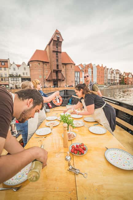 Gdańsk: Motława River Cruise with Pierogi Tasting - Value Check: Is $37 a Good Deal for Food Plus Views?