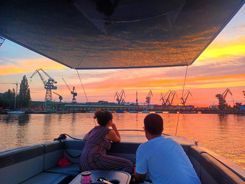 Gdańsk: Motława River Eco Cruise at Sunset with Prosecco - Why a Motława River sunset cruise feels different in Gdańsk