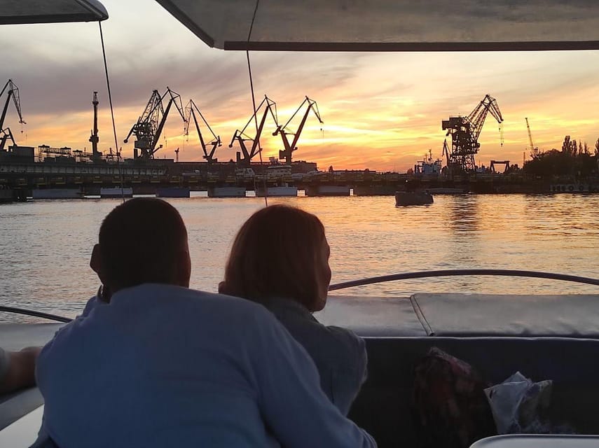 Gdańsk: Motława River Eco Cruise at Sunset with Prosecco - Time on the water: how the 1-hour plan works for your day