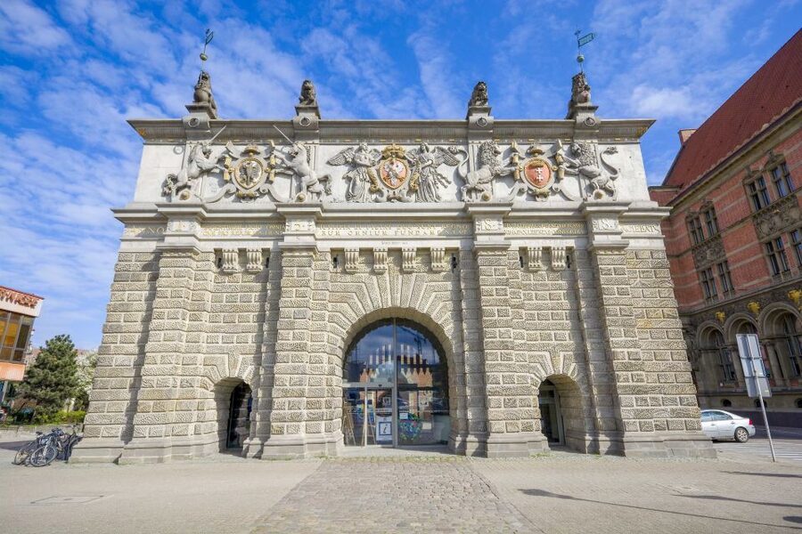 Gdansk Old Town 2-Hour Walking Tour - Great Armoury finish, plus how pacing affects your experience