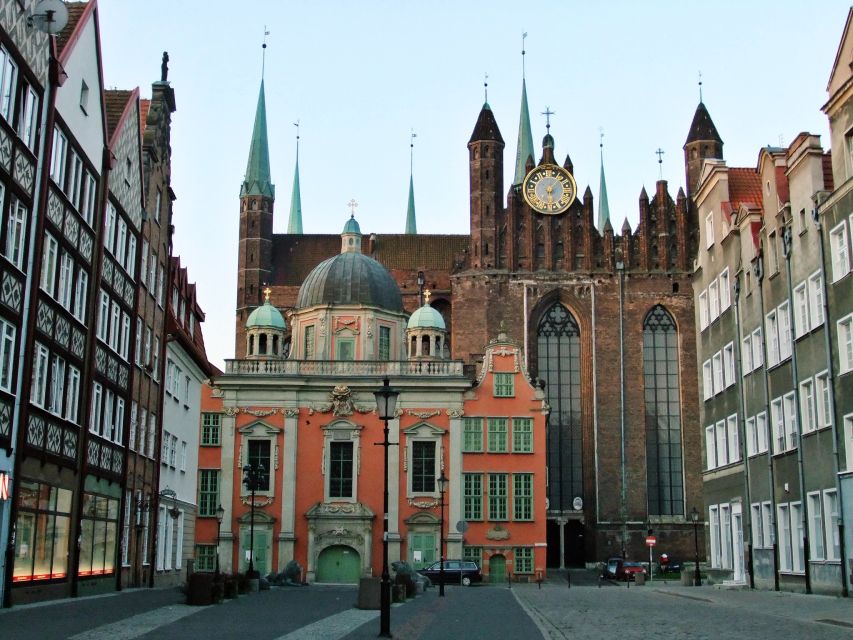 Gdansk Old Town Half-Day Private Walking Tour - Entering Gdansk Old Town the right way, from the Golden Gate