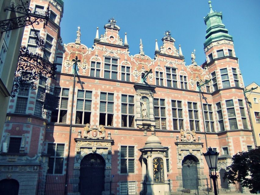 Gdansk Old Town Half-Day Private Walking Tour - Smart planning for a 4-hour walking loop