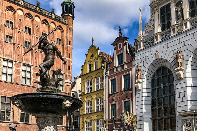 Gdansk Private Bike Tour - Shipyard storytelling: Stocznia Cesarska, cranes, and the BHP Hall