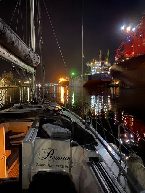 Gdansk: Scenic Evening Yacht Cruise with Welcome Drink - Drinks, Warmth, and Small Touches That Make the Cruise Feel Thoughtful