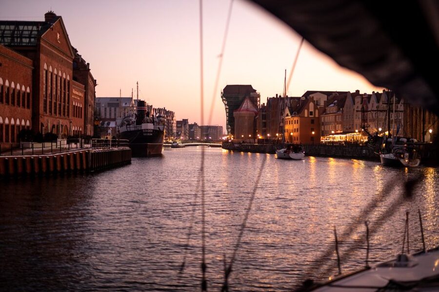 Gdańsk: Scenic Sunset Cruise with Welcome Drink - Who should book this cruise, and who might skip it