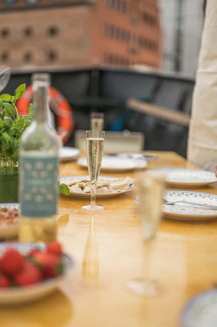Gdańsk: Shipyard and Port Cruise with Pierogi Tasting - Practical Tips for Finding the Dock and Enjoying the Ride