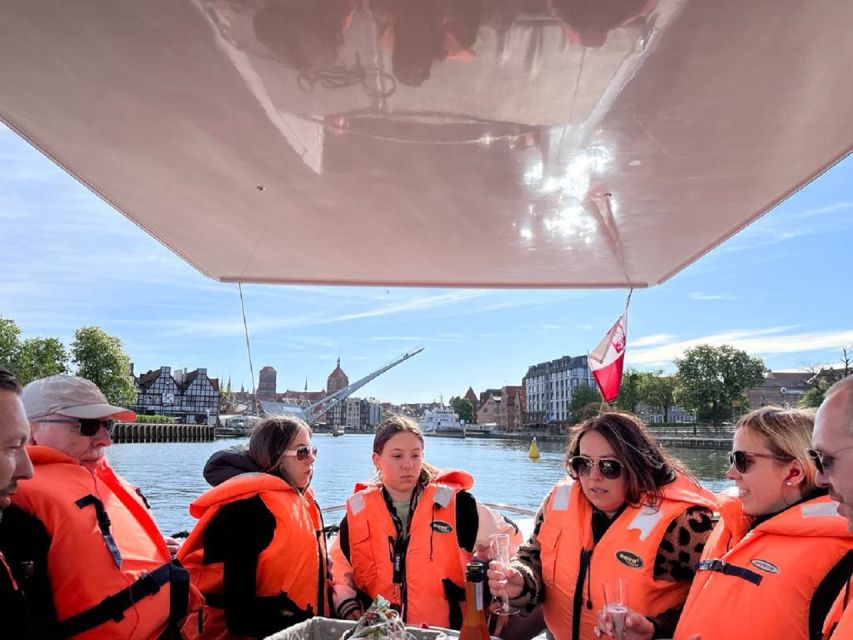 Gdańsk: Sightseeing EcoCruise around the Old Town of Gdansk - Audio guide and the real person behind the stories
