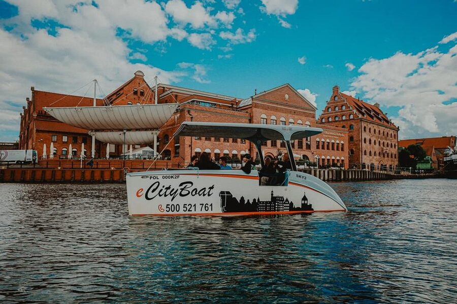 Gdańsk: Sightseeing EcoCruise around the Old Town of Gdansk - Back near Green Gate and Powroźnicza, a loop that finishes without stress