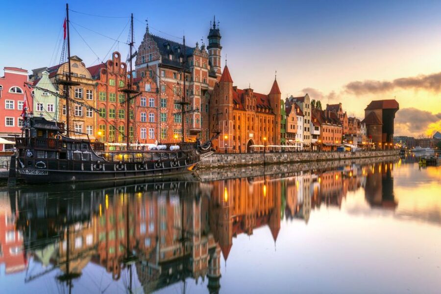 Gdansk: Small Group Walking Tour - What the guide style gets right