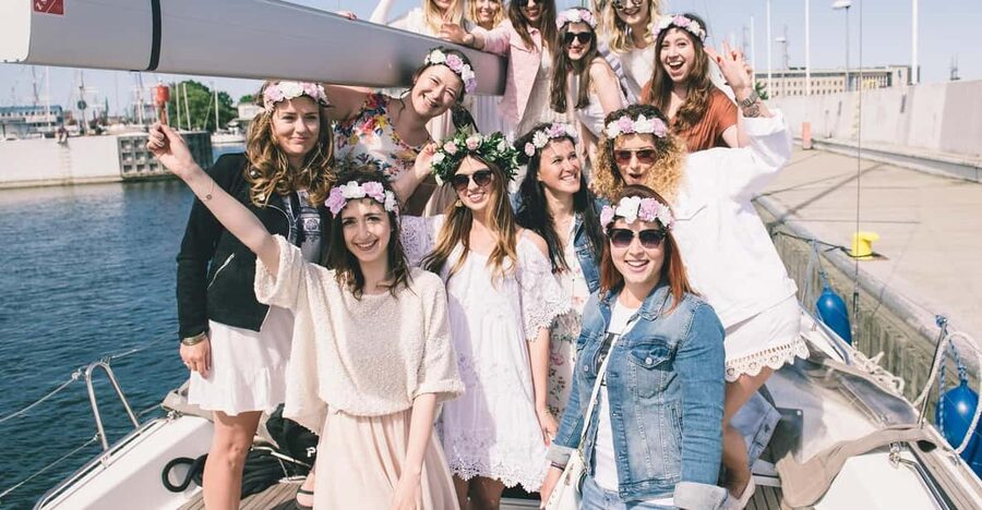 Gdańsk/Sopot: Private Boat Party with Music & Drinks - Two Hours on the Baltic, Gdańsk or Sopot Coastline