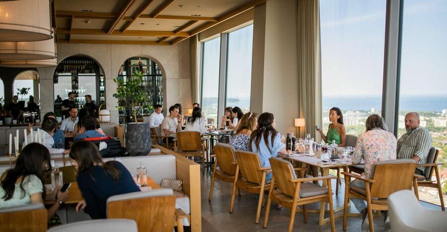 Gdańsk: Spanish Cuisine and City Views From the Top Floor - Logistics that actually matter inside a skyscraper