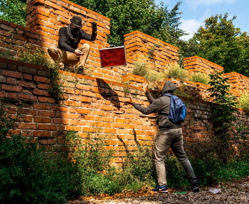 Gdansk: Spy-Themed Walk & Game with Host - Spy-themed sightseeing where you solve, not follow