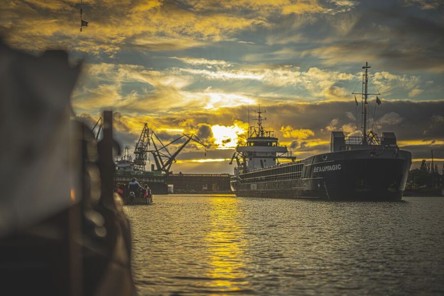 Gdańsk: Sunset Cruise on a Historic Polish Boat - Teutonic castle ruins and the wooden crane that still steals the show