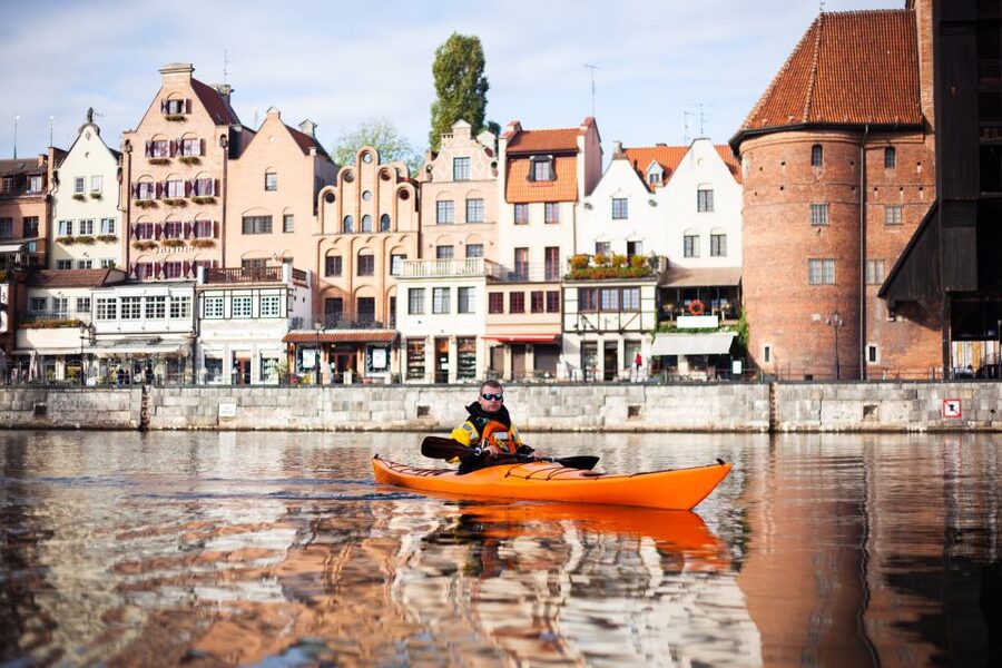 Gdansk: Winter Kayaking Tour - Shipyard start: the Motława cranes and your first minutes