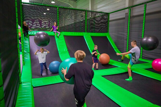 GOjump MEGAPARK Kraków-Sikorki - 1 hour Trampoline Park ticket - Key things to know before you bounce