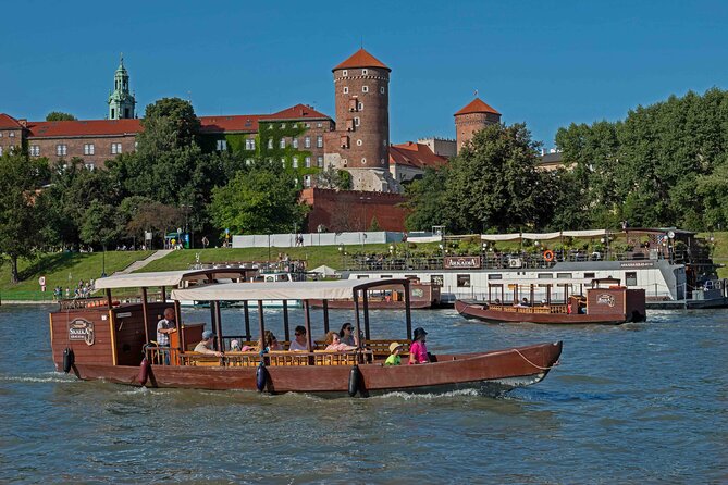 Gondola cruise The Vistula River Krakow private tour up to 12 person - Timing, meeting point, and how to not waste the first 10 minutes