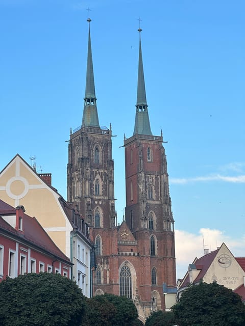 Group city tour (walking tour) through Wroclaw in German - Market Square and Town Hall, the Classic Wrocław Moment
