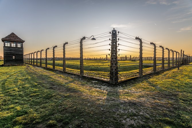 Guided Tour Krakow to Auschwitz-Birkenau with pickup options - Auschwitz-Birkenau in practice: how the visit is structured