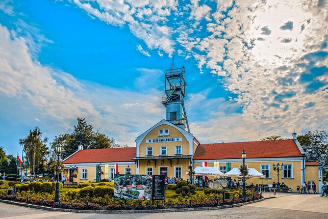 Guided tour to Salt Mine & Schindler Factory with Pick-Up Options - How the Krakow pickup and timing really works