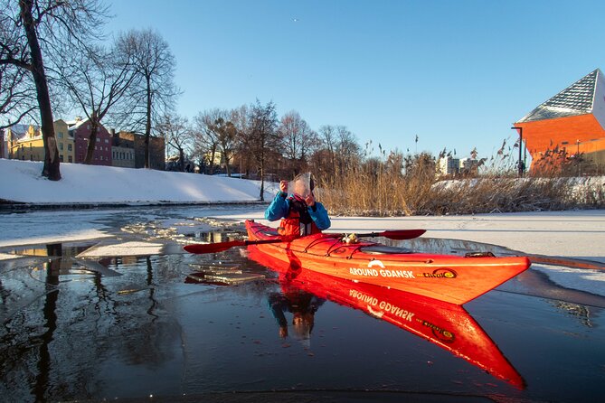 Guided Winter Kayak Tour in Gdańsk & Hot Chocolate Treat - Your Route: Crane Views, Shipyard Passing, and the Motława Embankment