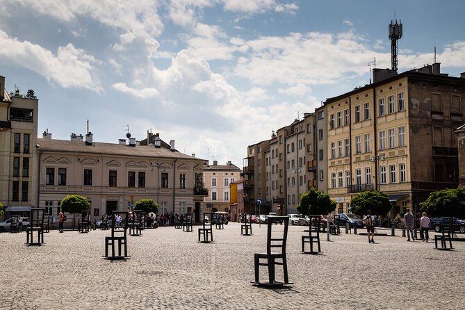 Historic Krakow : Old Town & Wawel Castle Walking tour - Finding the group at Rynek Główny 4 (and starting on the right foot)